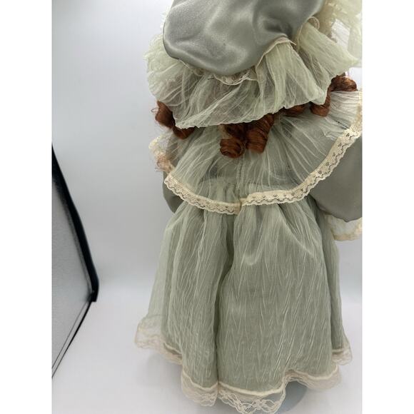 Traditions Victorian Doll Collection Angelina Porcelain Numbered 534 - Picture 8 of 10